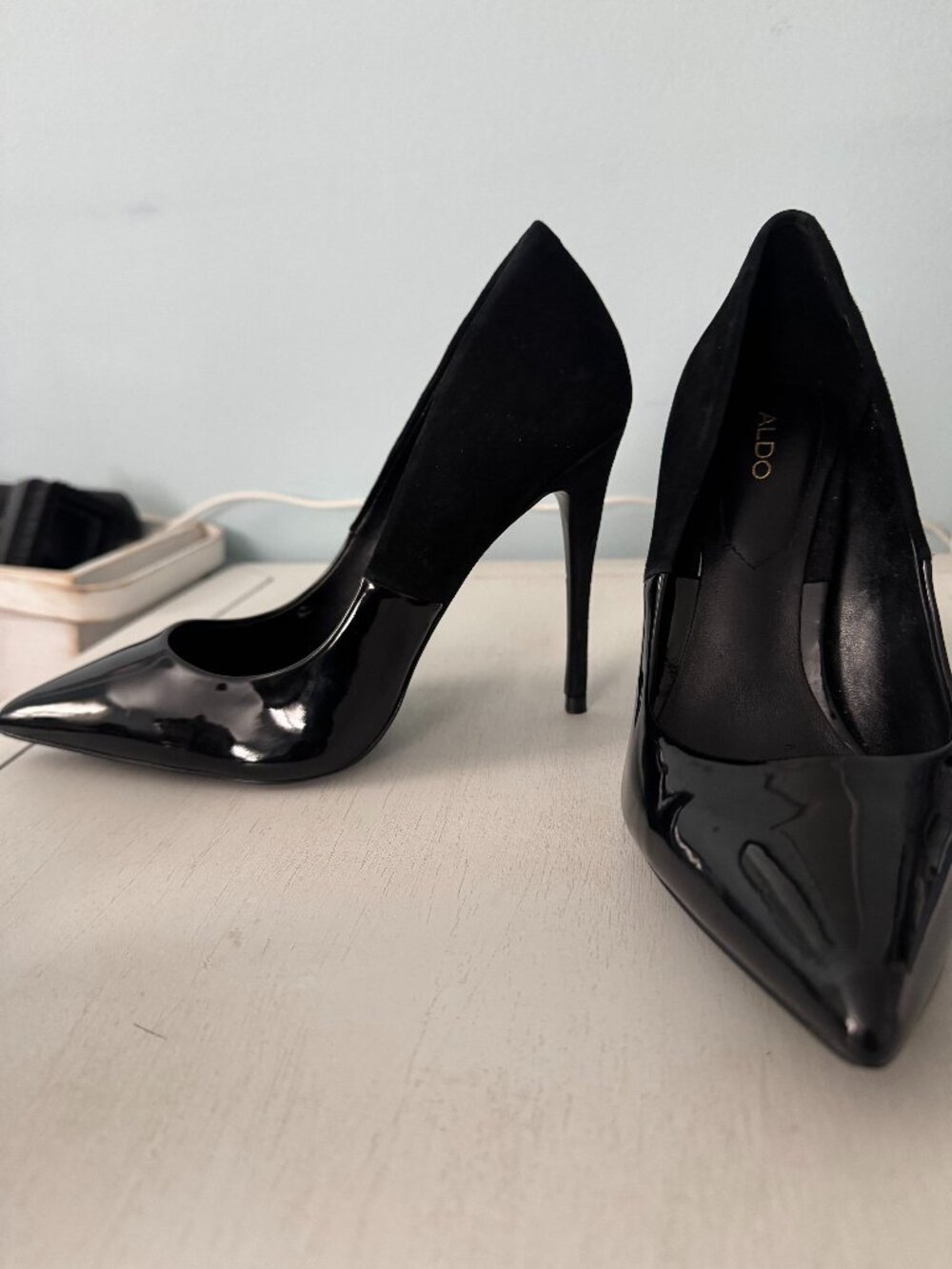 Like New - ALDO Womens Size 7 Black Pumps